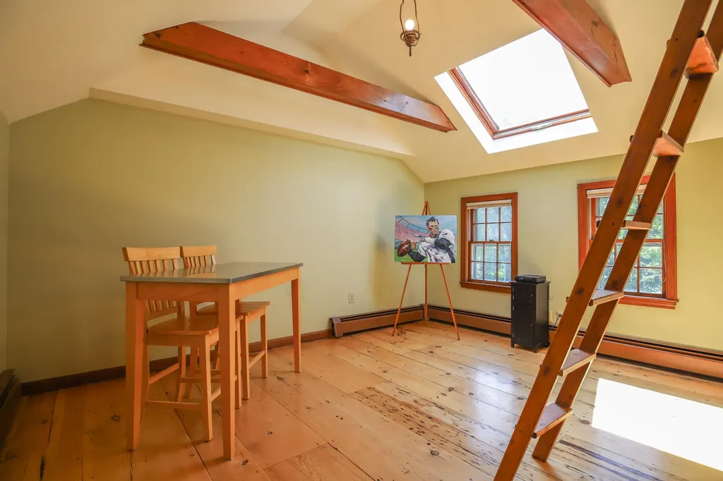 672 Ocean Avenue Portland ME 04103