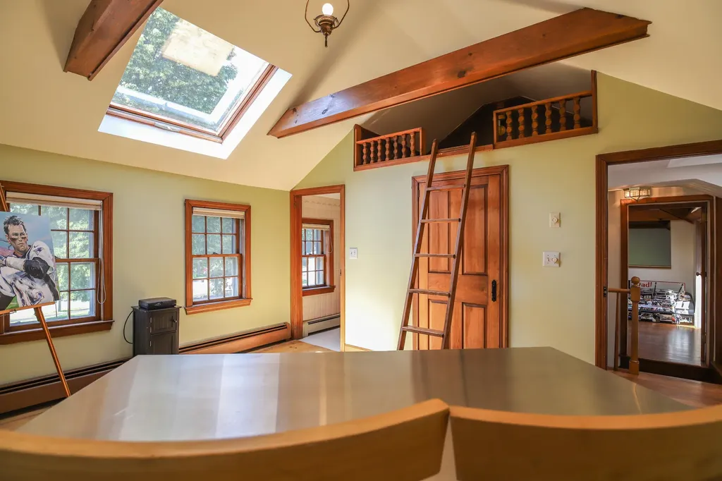 672 Ocean Avenue Portland ME 04103