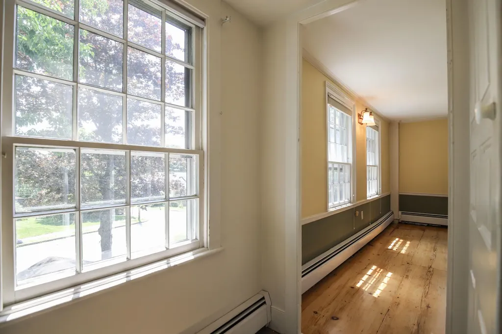 672 Ocean Avenue Portland ME 04103