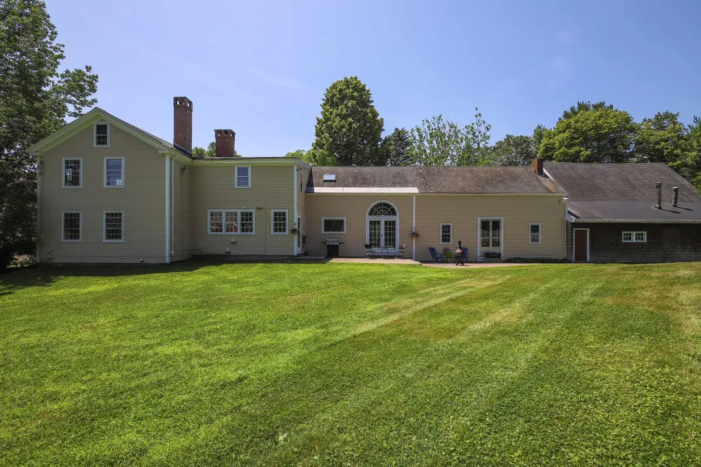 672 Ocean Avenue Portland ME 04103