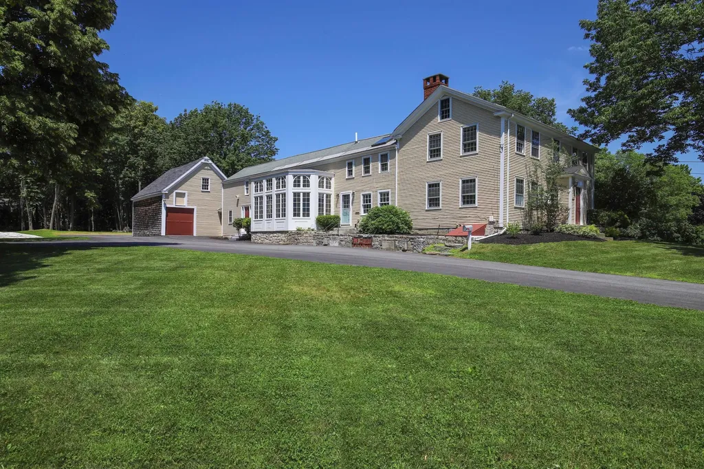 672 Ocean Avenue Portland ME 04103