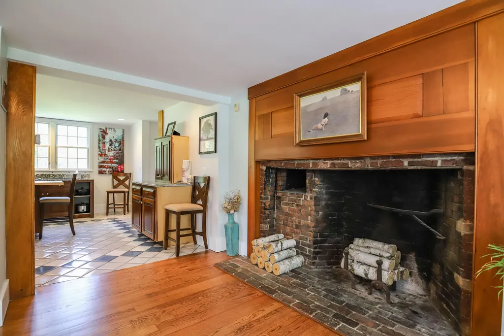672 Ocean Avenue Portland ME 04103