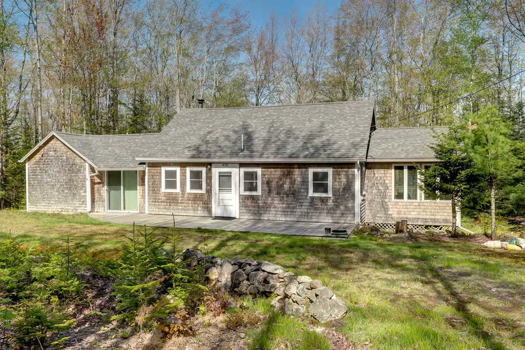 429 W Bay Road Gouldsboro ME 04607