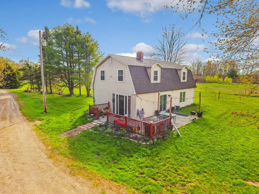 294 Gardiner Road Dresden ME 04342