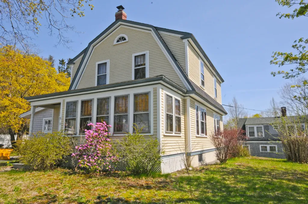 31 Pine Street Ellsworth ME 04605