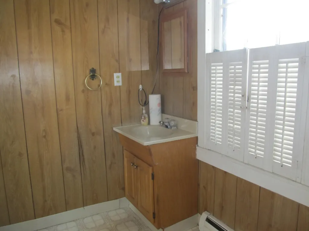 21 Church Street Winterport ME 04496