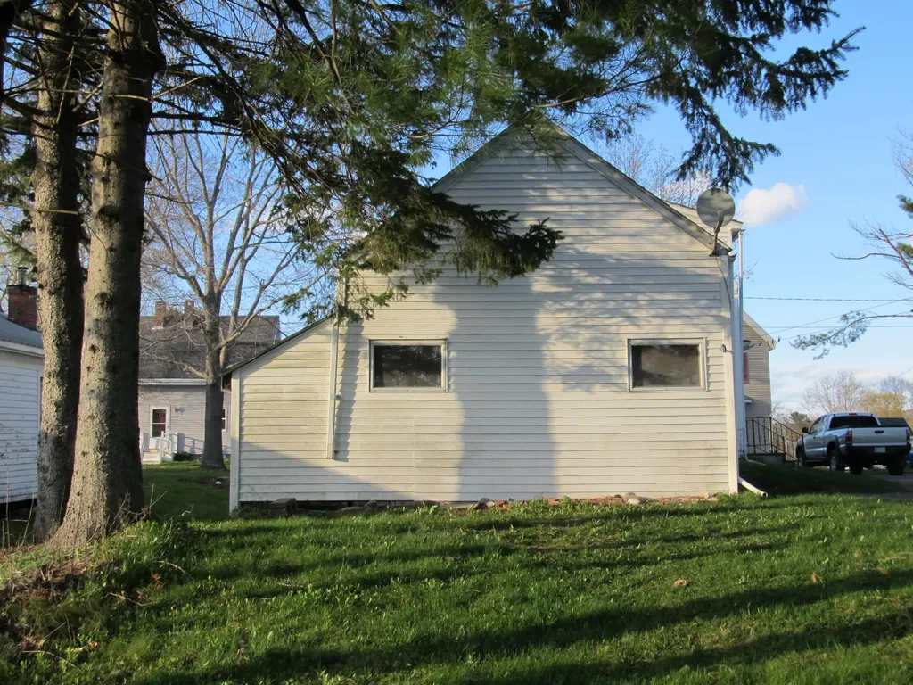 21 Church Street Winterport ME 04496