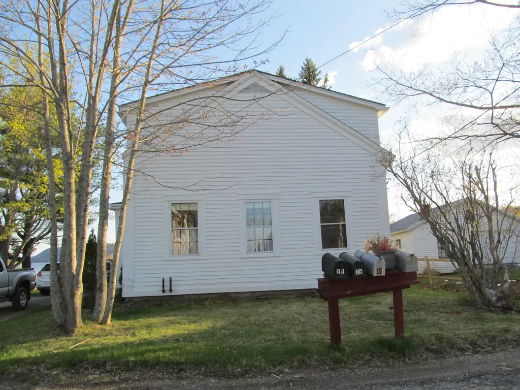 21 Church Street Winterport ME 04496