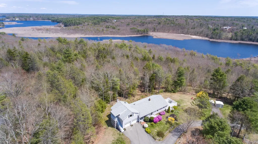 20 Lakeview Drive West Bath ME 04530