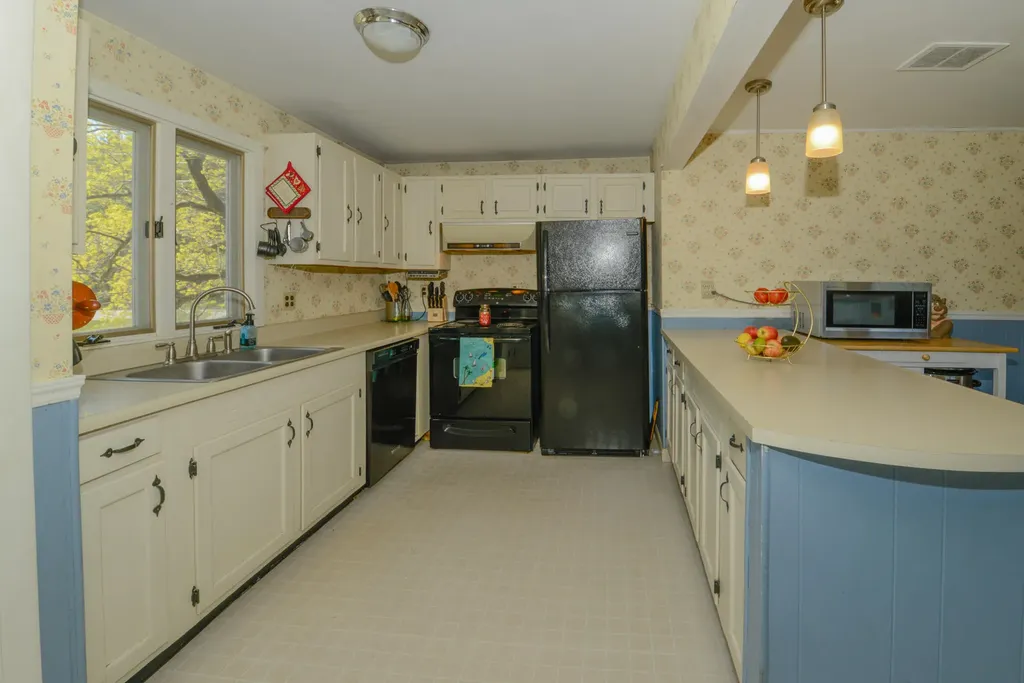 161 Roosevelt Trail Naples ME 04055