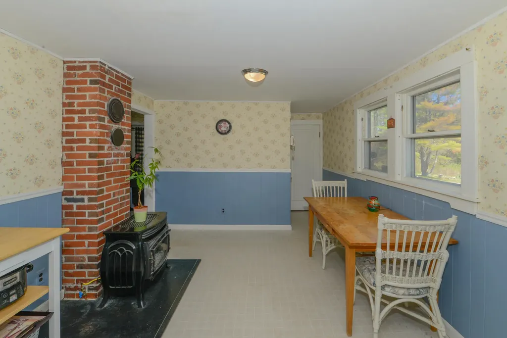 161 Roosevelt Trail Naples ME 04055