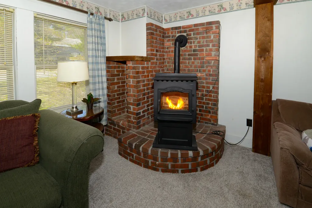 161 Roosevelt Trail Naples ME 04055