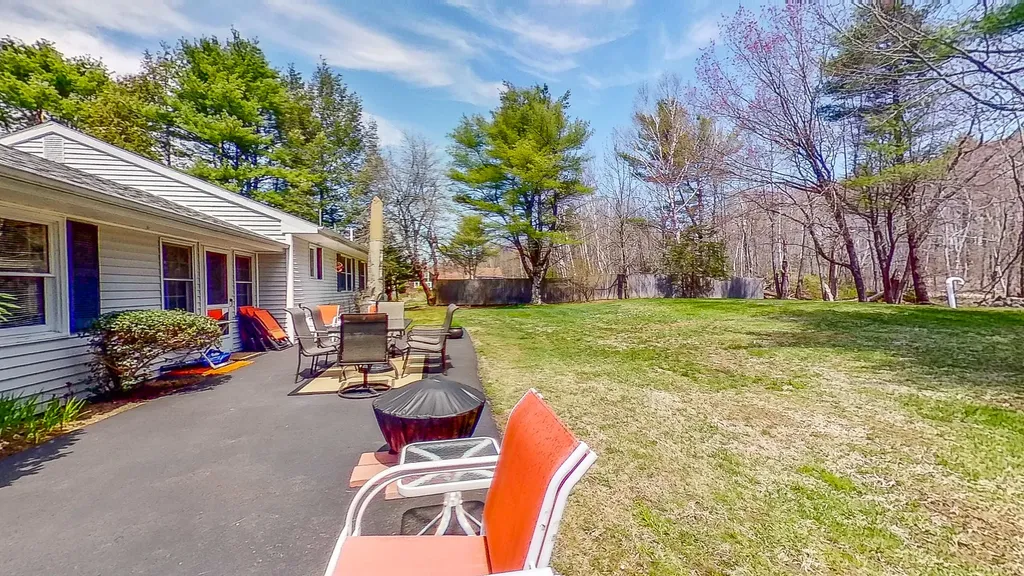 713 Gardiner Road Wiscasset ME 04578