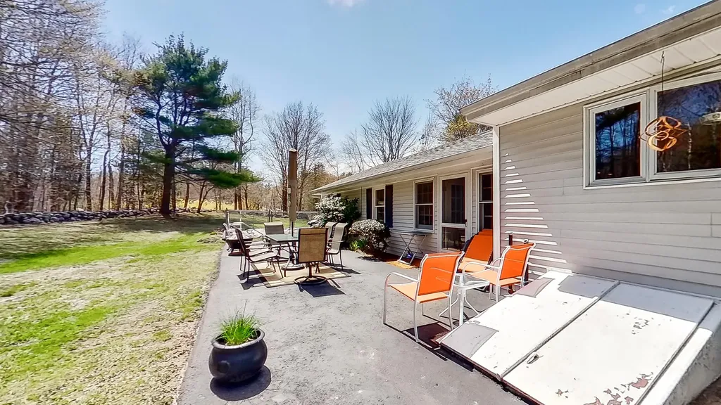 713 Gardiner Road Wiscasset ME 04578