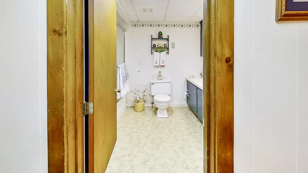 713 Gardiner Road Wiscasset ME 04578