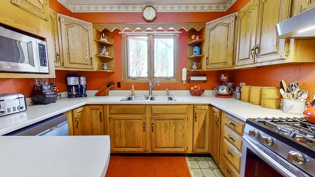 713 Gardiner Road Wiscasset ME 04578