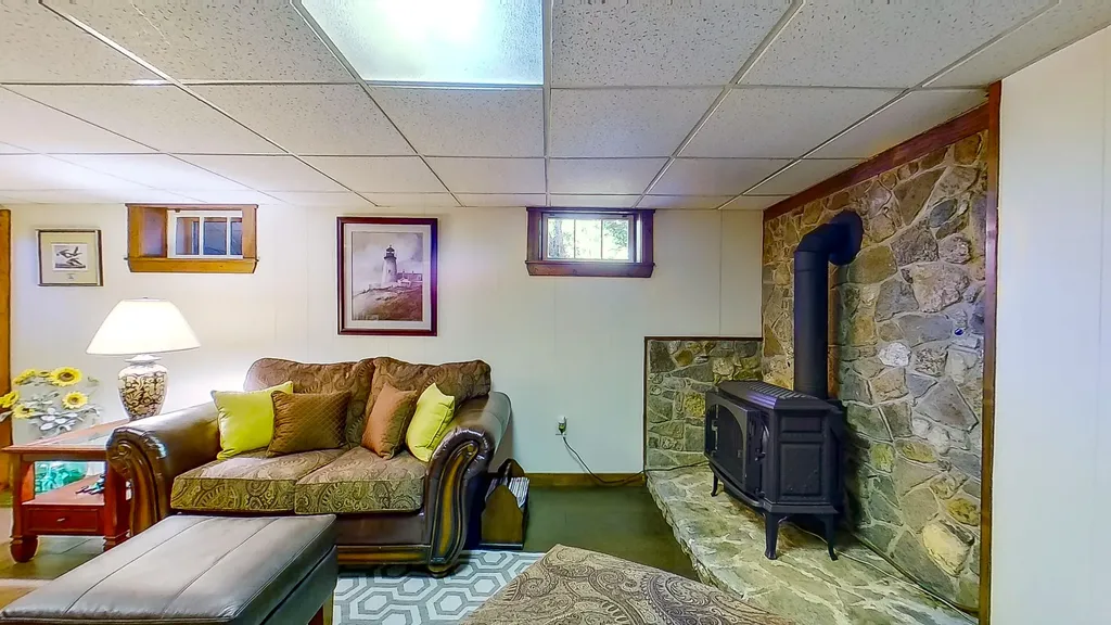 713 Gardiner Road Wiscasset ME 04578
