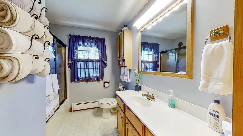 713 Gardiner Road Wiscasset ME 04578