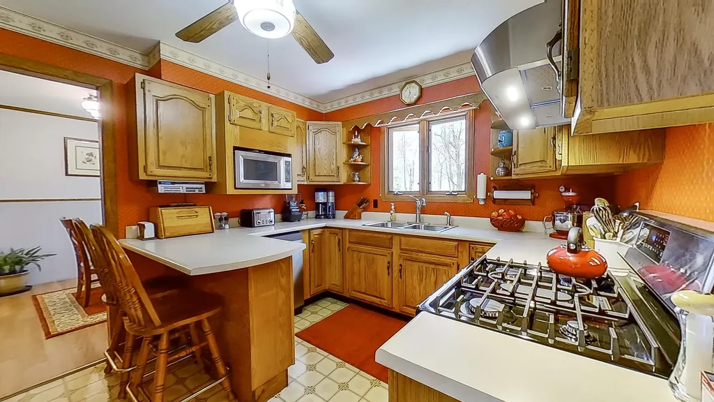 713 Gardiner Road Wiscasset ME 04578