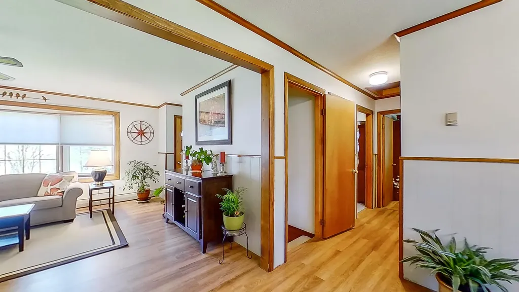 713 Gardiner Road Wiscasset ME 04578