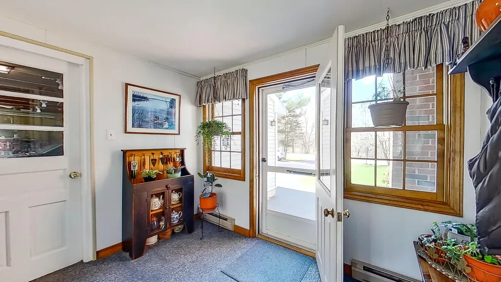 713 Gardiner Road Wiscasset ME 04578