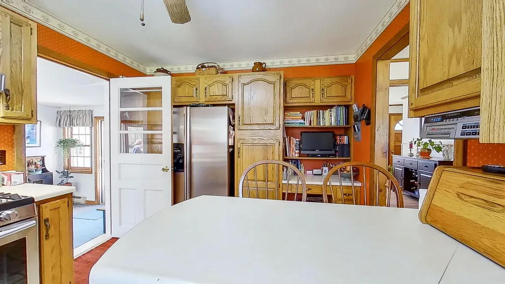 713 Gardiner Road Wiscasset ME 04578