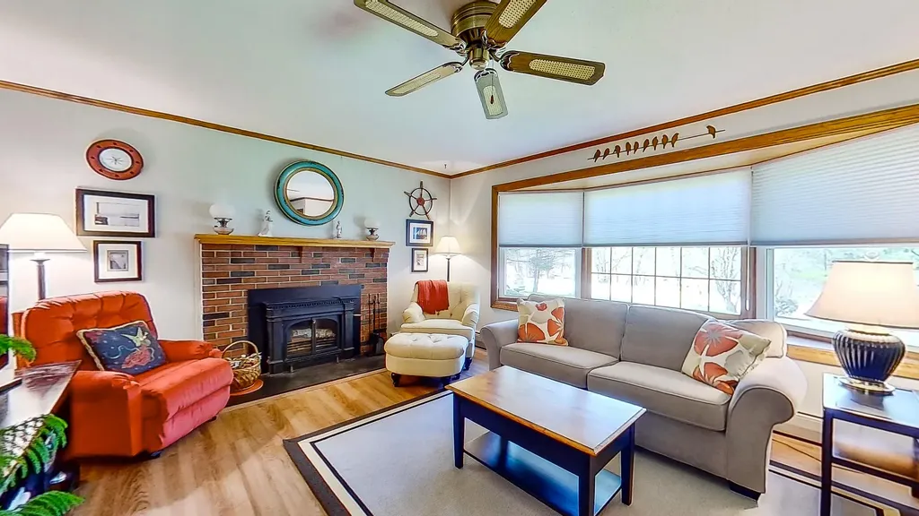 713 Gardiner Road Wiscasset ME 04578