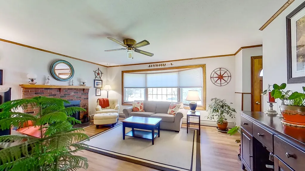 713 Gardiner Road Wiscasset ME 04578