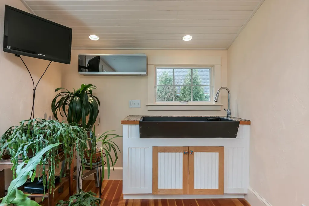 5 Shore Avenue Saco ME 04072