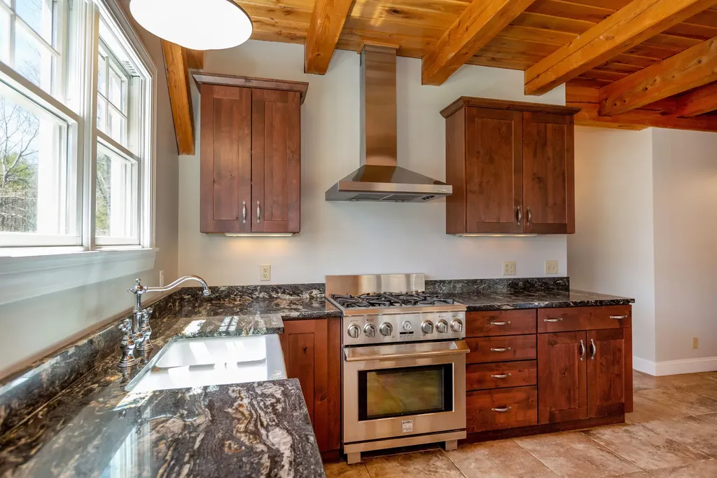 25 Harrison Lane Wiscasset ME 04578