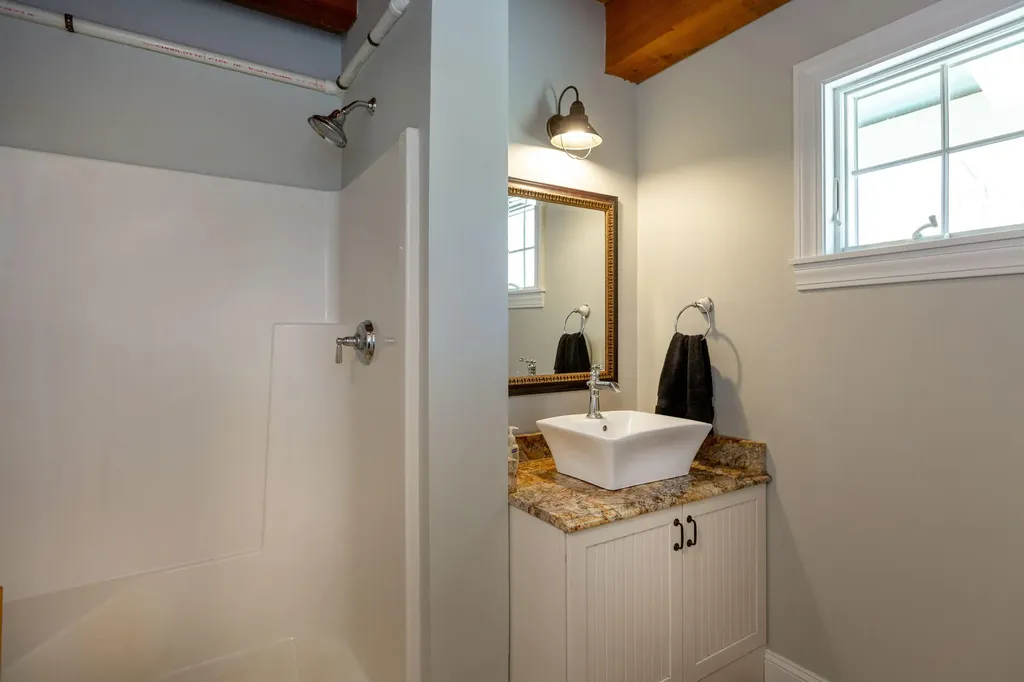25 Harrison Lane Wiscasset ME 04578