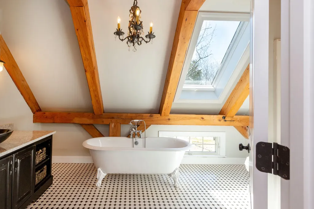 25 Harrison Lane Wiscasset ME 04578