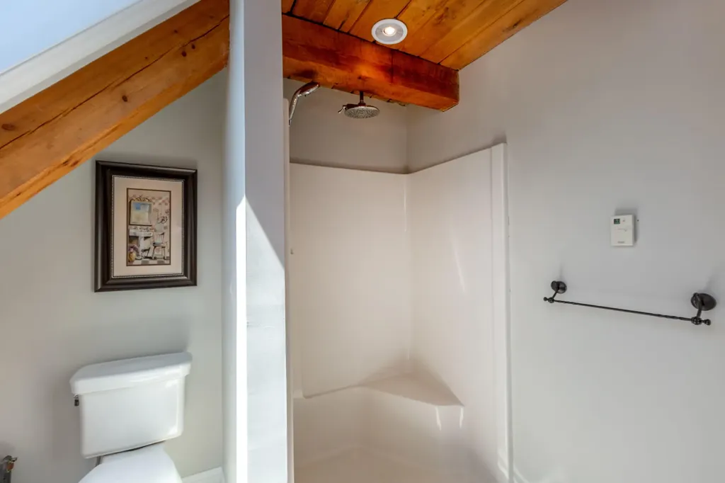 25 Harrison Lane Wiscasset ME 04578