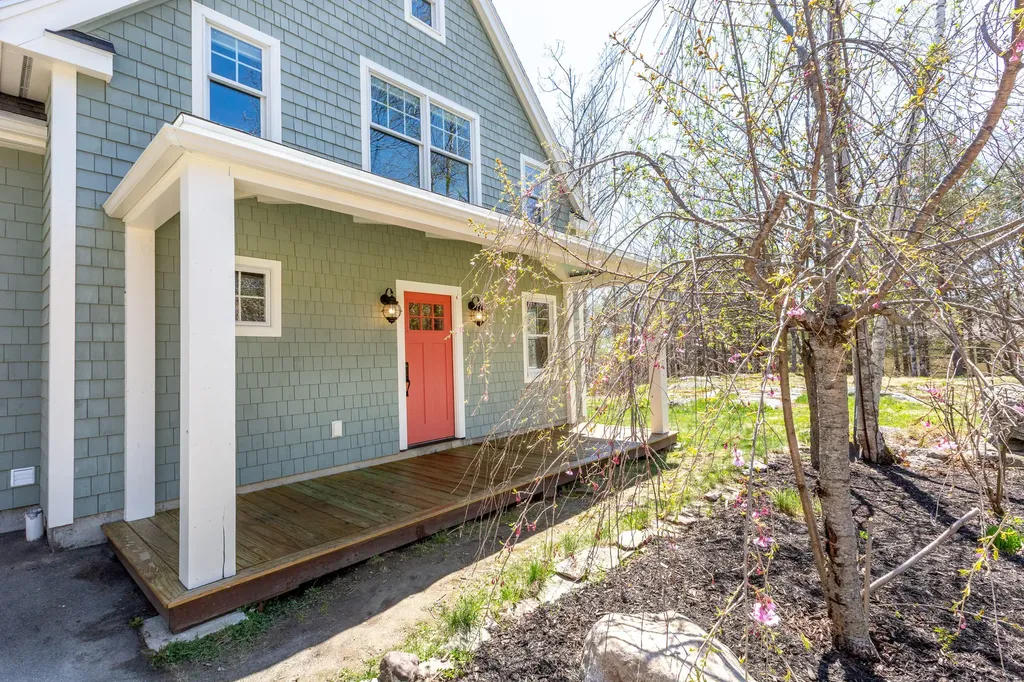 25 Harrison Lane Wiscasset ME 04578