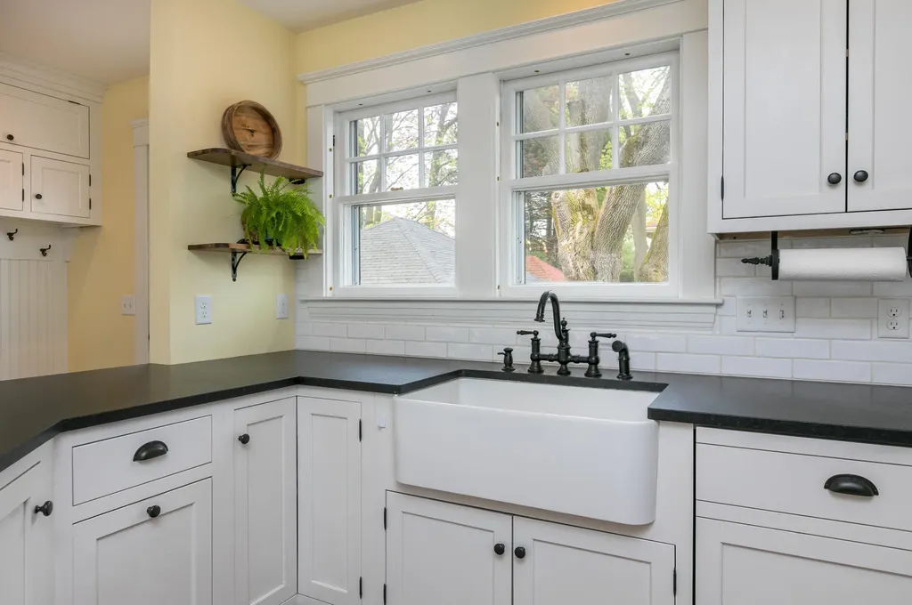 34 Chamberlain Avenue Portland ME 04101