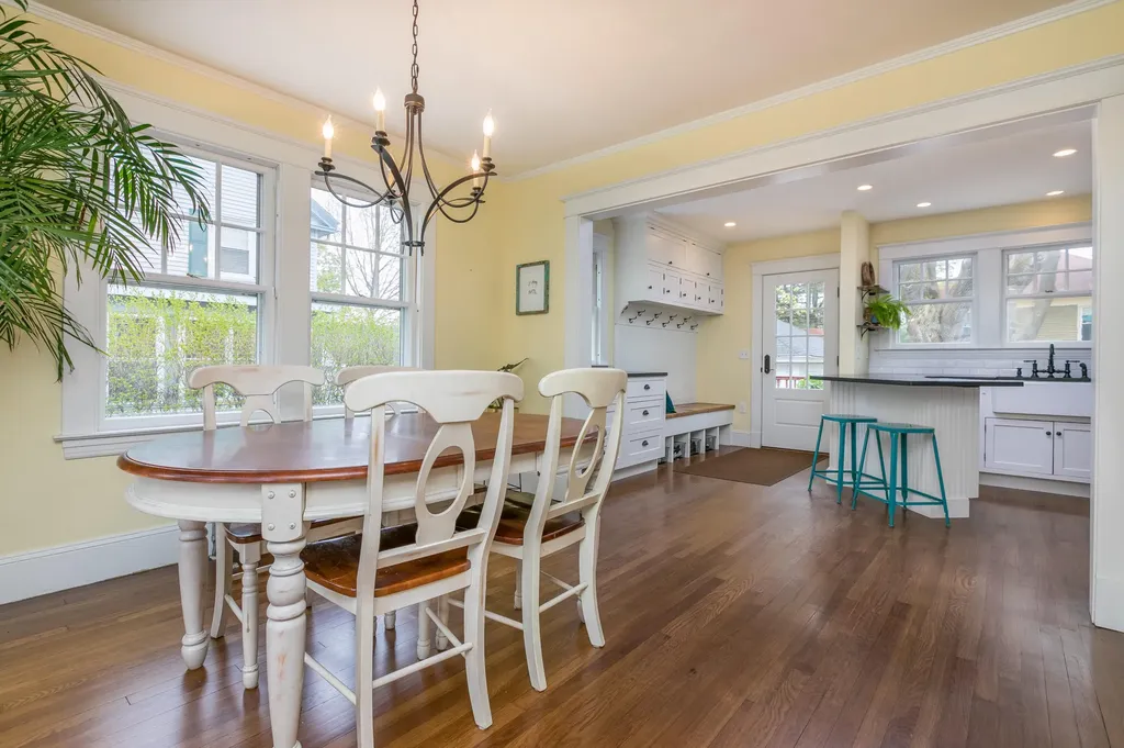 34 Chamberlain Avenue Portland ME 04101