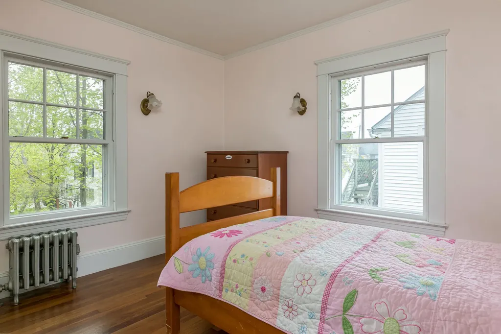 34 Chamberlain Avenue Portland ME 04101