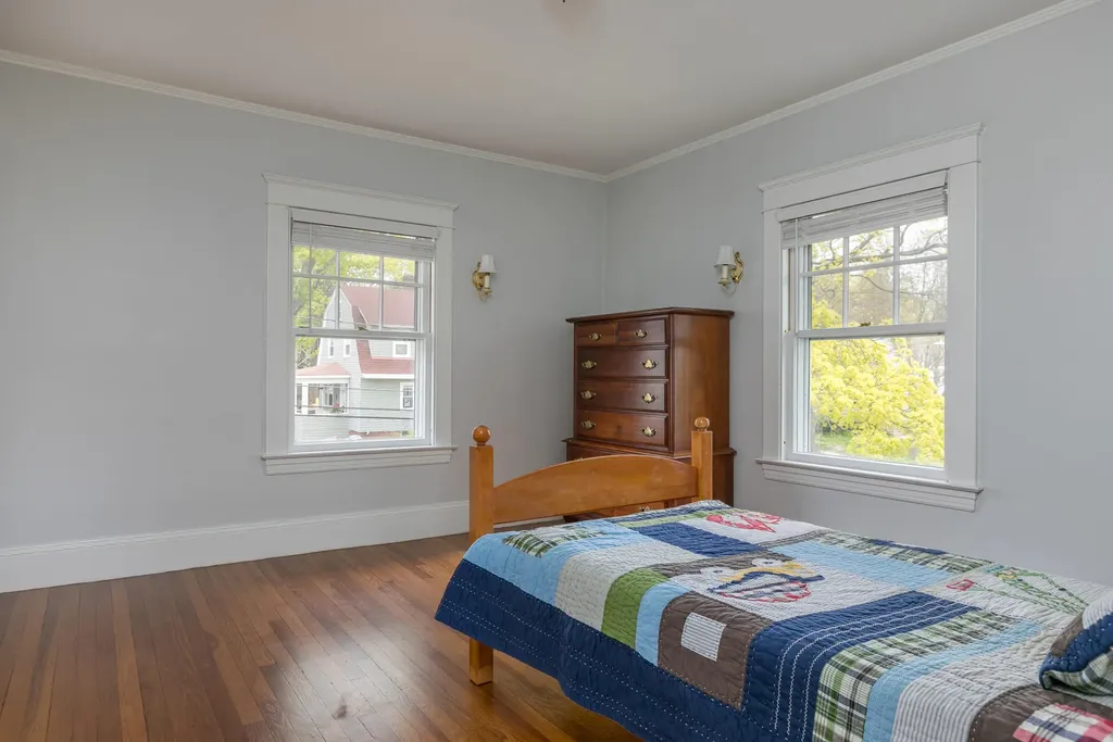 34 Chamberlain Avenue Portland ME 04101