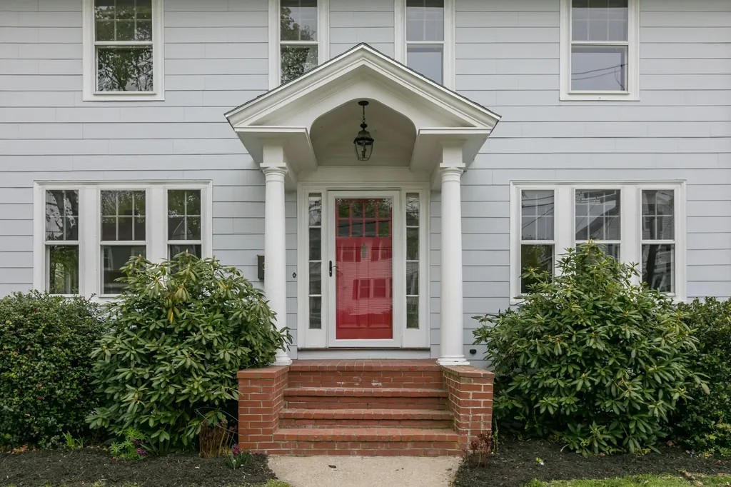 34 Chamberlain Avenue Portland ME 04101