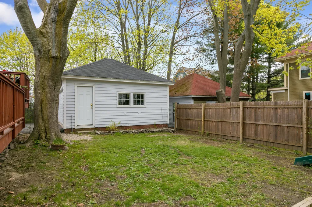 34 Chamberlain Avenue Portland ME 04101