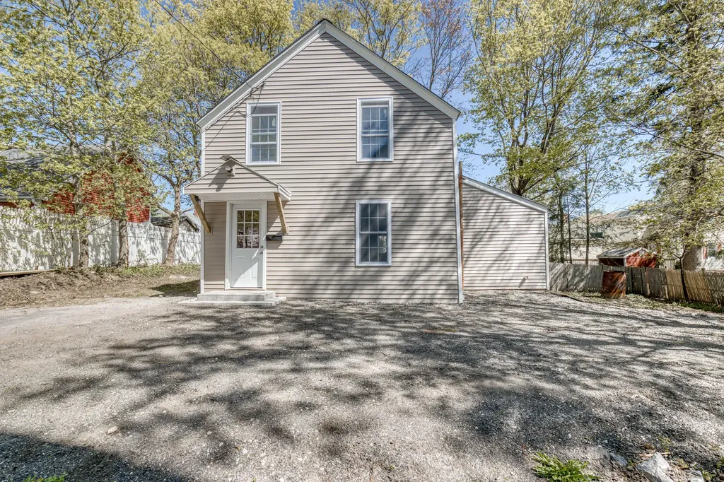 13 Plum Lane Bath ME 04530