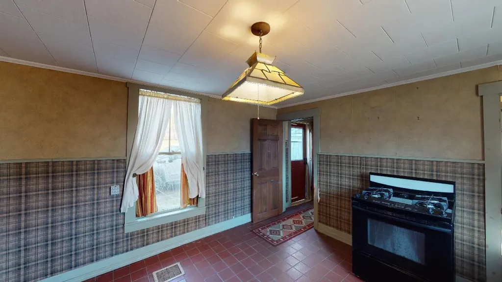 39 Franklin Street Calais ME 04619