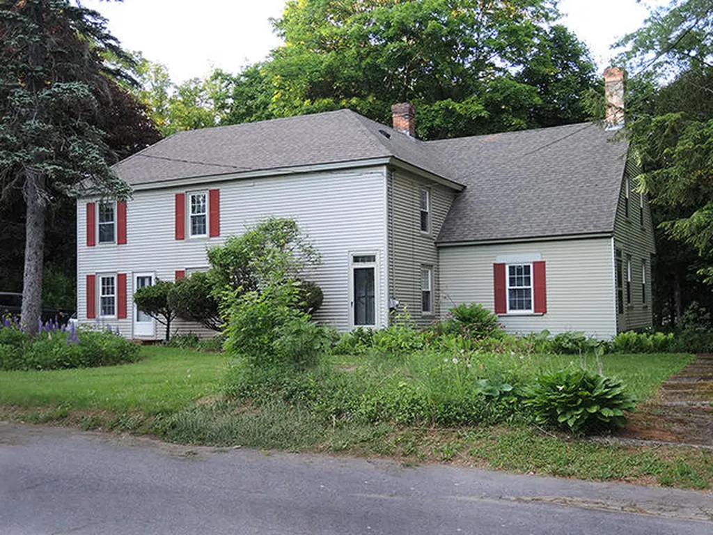 60 Pleasant Street Gardiner ME 04345