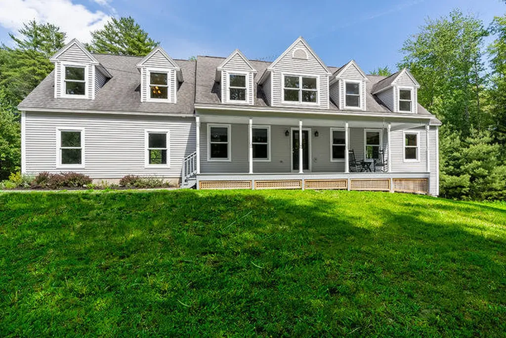 10 Mayflower Drive Scarborough ME 04074