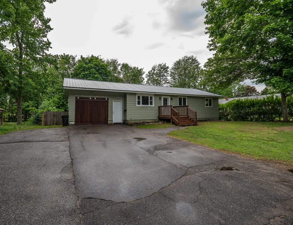 39 Bateman Street Sanford ME 04073