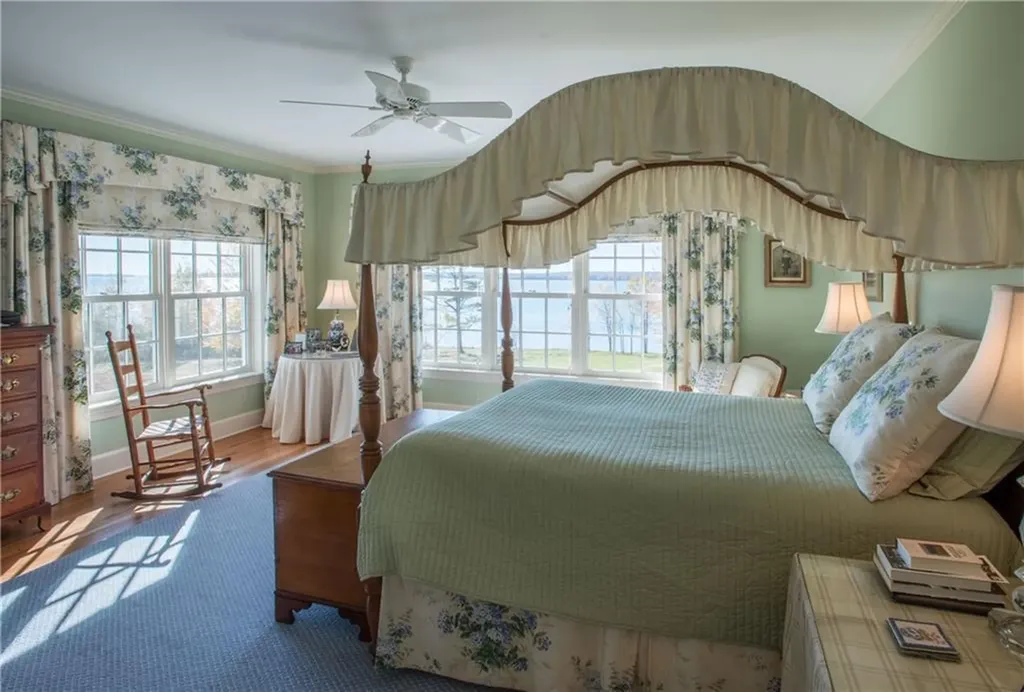 516 Reach Road Sedgwick ME 04673