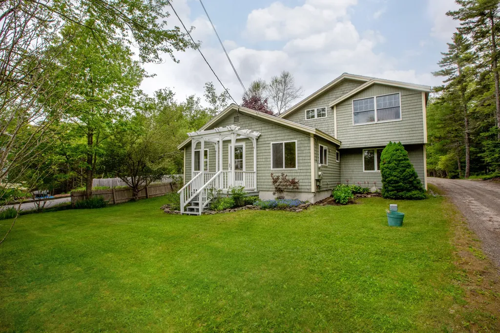 8 Lucky Lane Harpswell ME 04079