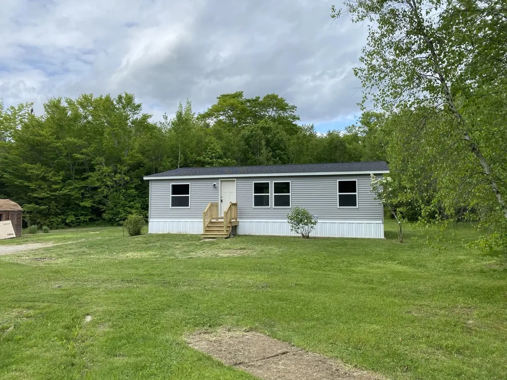 71 Beechnut Ridge Bowdoinham ME 04008