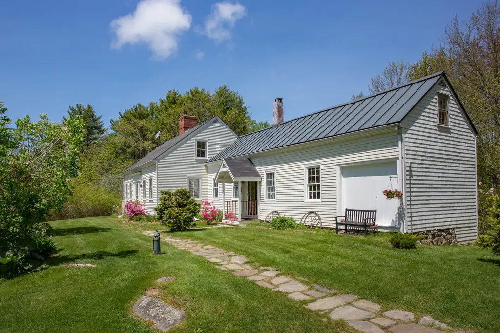 401 Payson Road Union ME 04862