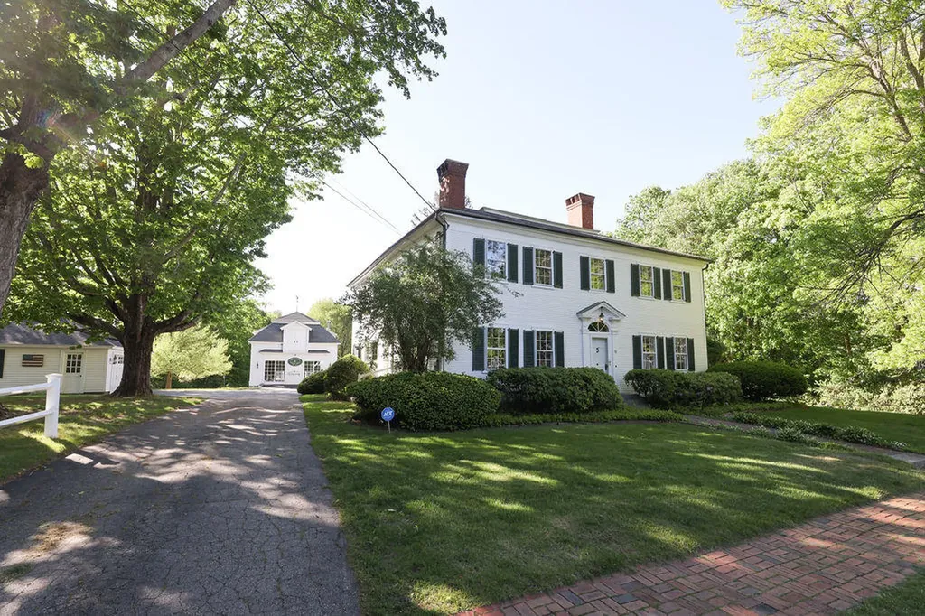 35 Pleasant Street Kennebunk ME 04043